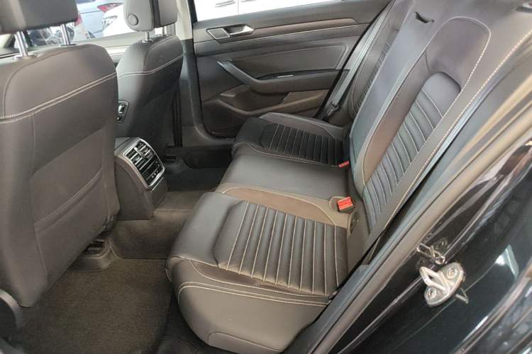 Used Volkswagen Magotan 2020 330TSI DSG Leading Model Left Rear Seat