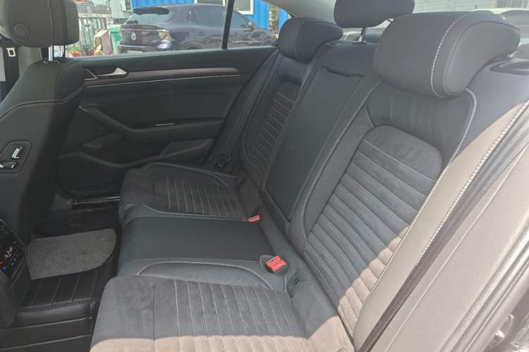 Used Volkswagen Magotan 2020 330TSI DSG Luxury Edition Left Rear Seat
