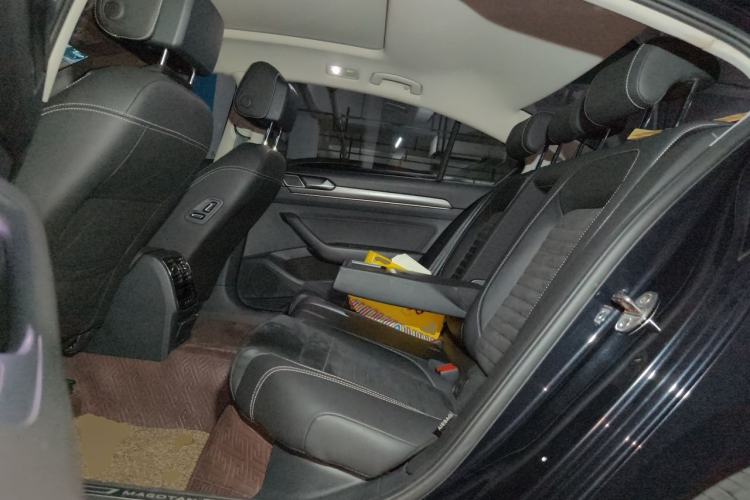 Used Volkswagen Magotan 2020 380TSI DSG Luxury Version Left Rear Seat