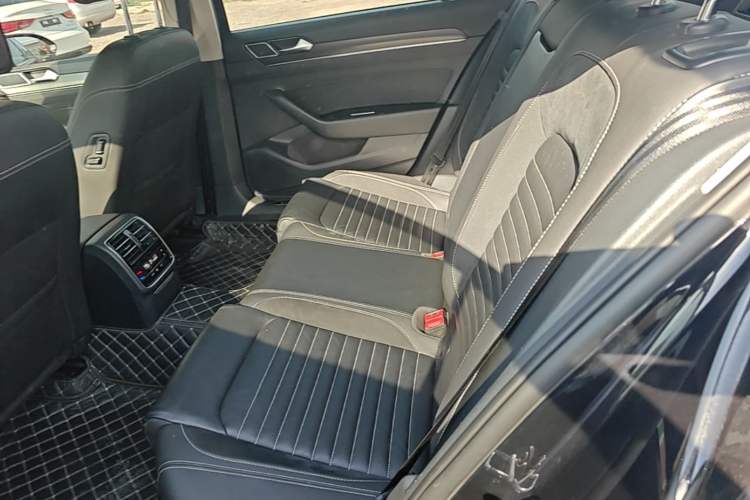 Used Volkswagen Magotan 2020 280TSI DSG Leading Edition Left Rear Seat