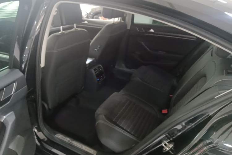 Used Volkswagen Magotan 2020 330TSI DSG Luxury Edition Left Rear Seat