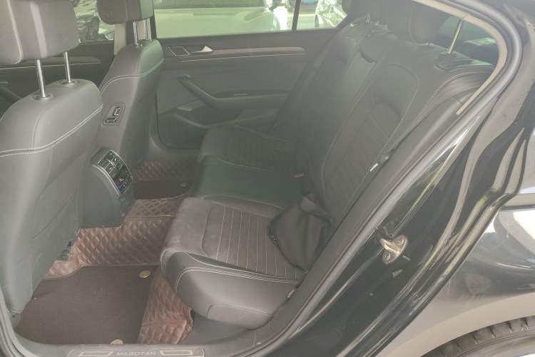 Used Volkswagen Magotan 2020 330TSI DSG Luxury Edition Left Rear Seat