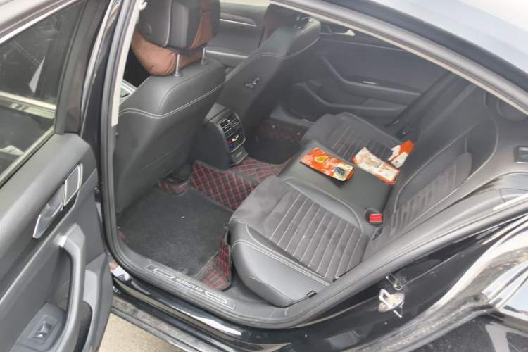 Used Volkswagen Magotan 2020 330TSI DSG Luxury Edition Left Rear Seat