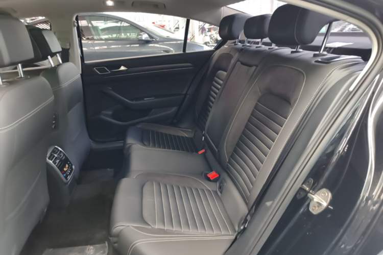 Used Volkswagen Magotan 2020 330TSI DSG Leading Model Left Rear Seat