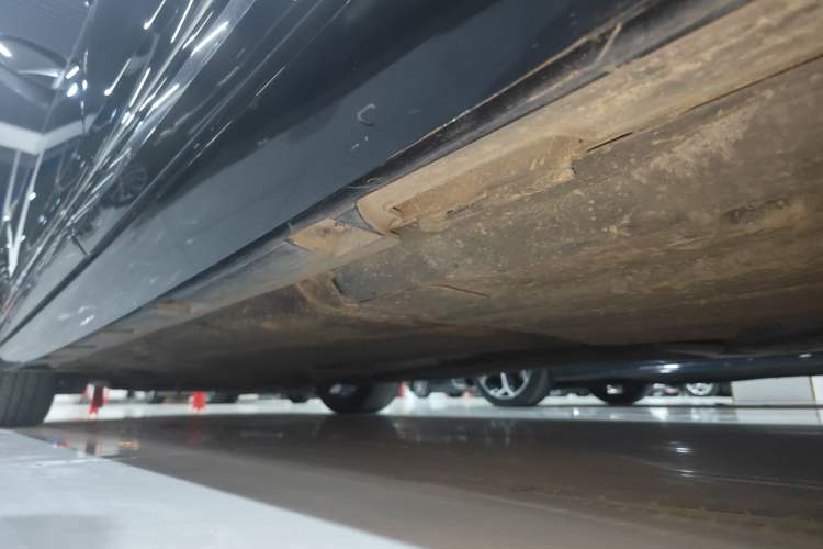 Used Volkswagen Magotan 2020 330TSI DSG Leading Model Left Side Sill
