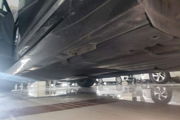 Used Volkswagen Magotan 2020 280TSI DSG Comfort Edition Left Side Sill