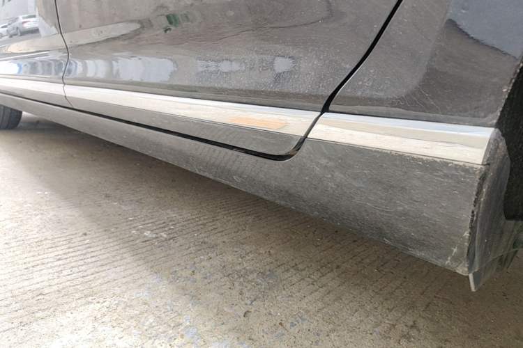 Used Volkswagen Magotan 2020 280TSI DSG Comfort Edition Left Side Sill