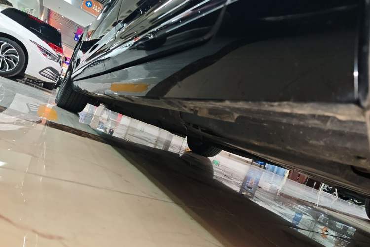 Used Volkswagen Magotan 2020 330TSI DSG Luxury Edition Left Side Sill