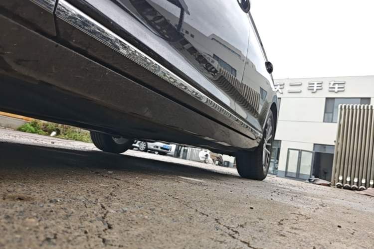 Used Volkswagen Magotan 2020 330TSI DSG Luxury Edition Left Side Sill