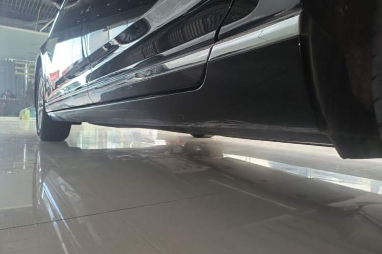 Used Volkswagen Magotan 2020 280TSI DSG Comfort Edition Left Side Sill