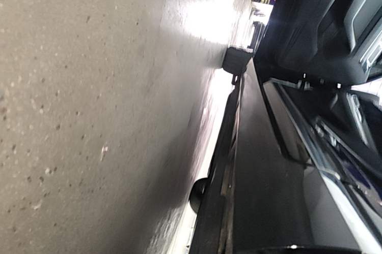 Used Volkswagen Magotan 2020 330TSI DSG Luxury Edition Left Side Sill