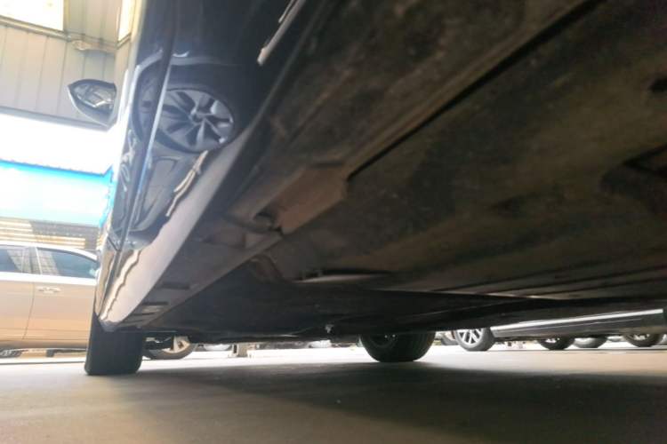 Used Volkswagen Magotan 2020 330TSI DSG Leading Model Left Side Sill