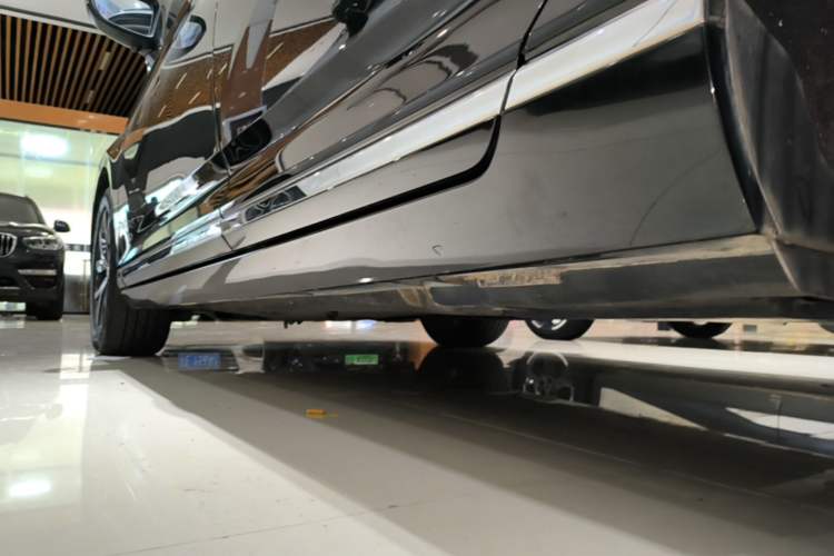Used Volkswagen Magotan 2020 330TSI DSG Leading Model Left Side Sill
