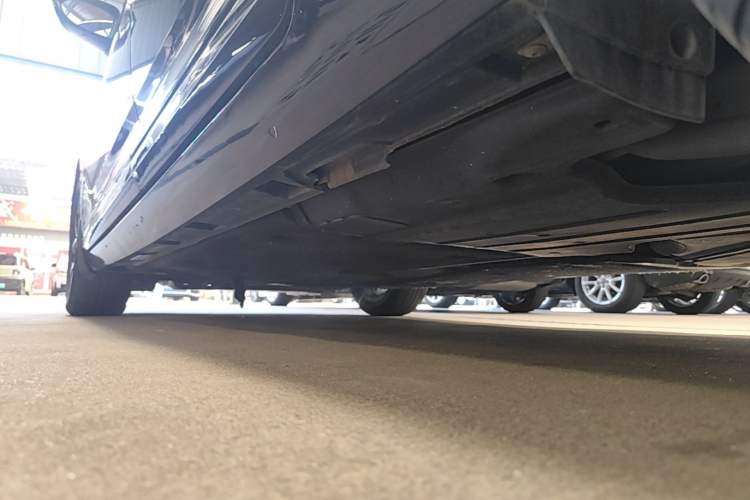 Used Volkswagen Magotan 2020 330TSI DSG Leading Model Left Side Sill