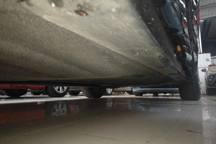 Used Volkswagen Magotan 2020 280TSI DSG Comfort Edition Left Side Sill