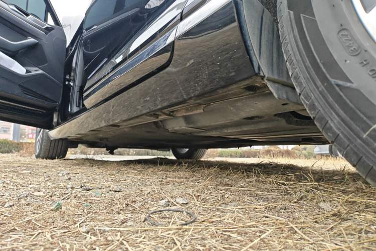 Used Volkswagen Magotan 2020 330TSI DSG Leading Model Left Side Sill