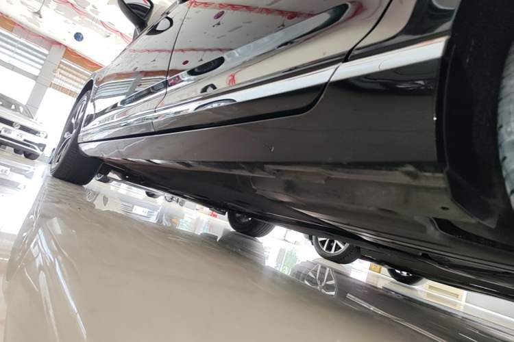 Used Volkswagen Magotan 2020 330TSI DSG Leading Model Left Side Sill