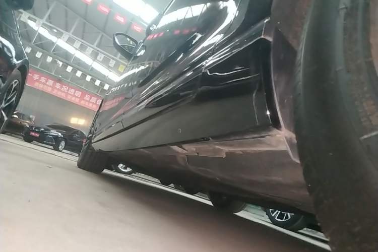 Used Volkswagen Magotan 2020 330TSI DSG Luxury Edition Left Side Sill