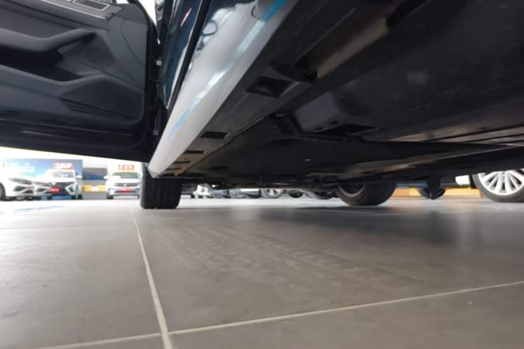Used Volkswagen Magotan 2020 330TSI DSG Luxury Edition Left Side Sill