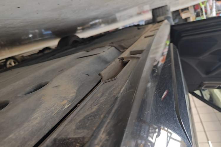 Used Volkswagen Magotan 2020 330TSI DSG Luxury Edition Left Side Sill