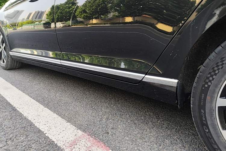 Used Volkswagen Magotan 2020 330TSI DSG Leading Model Left Side Sill
