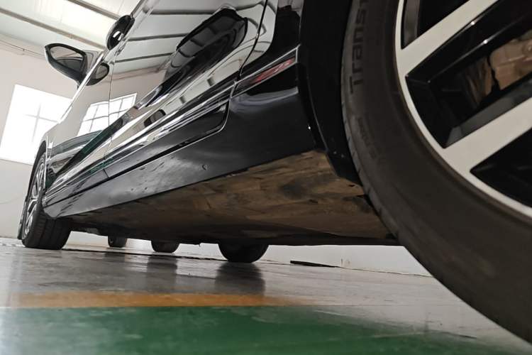 Used Volkswagen Magotan 2020 330TSI DSG Leading Model Left Side Sill