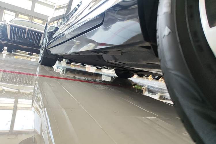 Used Volkswagen Magotan 2020 280TSI DSG Comfort Edition Left Side Sill