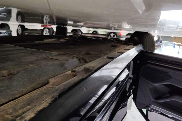 Used Volkswagen Magotan 2020 330TSI DSG Luxury Edition Left Side Sill