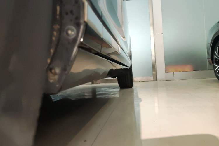 Used Volkswagen Magotan 2020 330TSI DSG Leading Model Left Side Sill