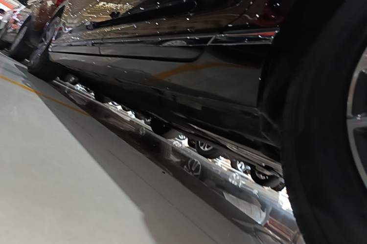 Used Volkswagen Magotan 2020 330TSI DSG Luxury Edition Left Side Sill