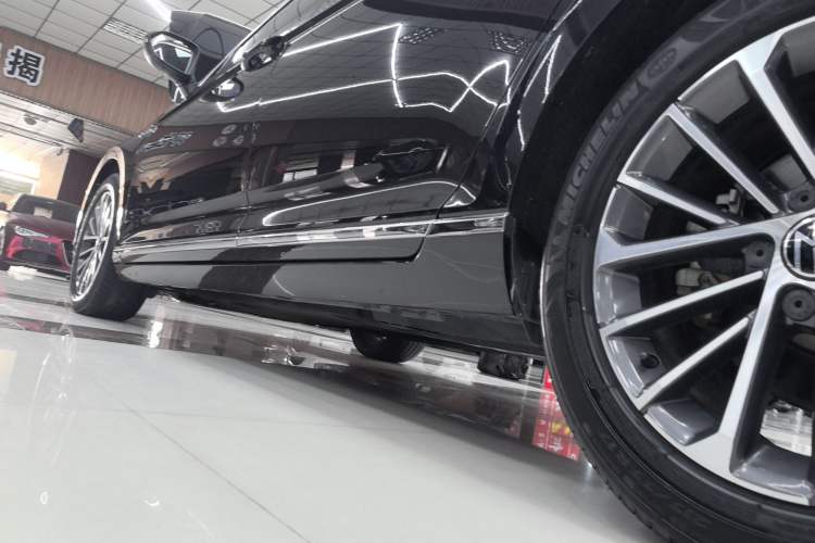 Used Volkswagen Magotan 2020 330TSI DSG Luxury Edition Left Side Sill