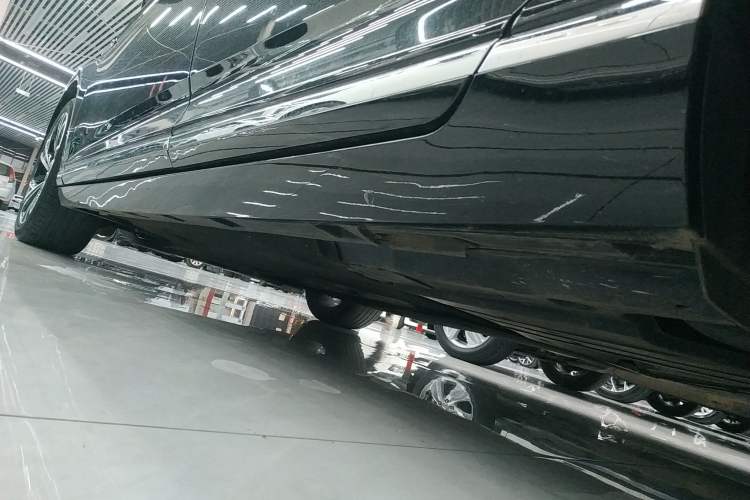 Used Volkswagen Magotan 2020 330TSI DSG Luxury Edition Left Side Sill