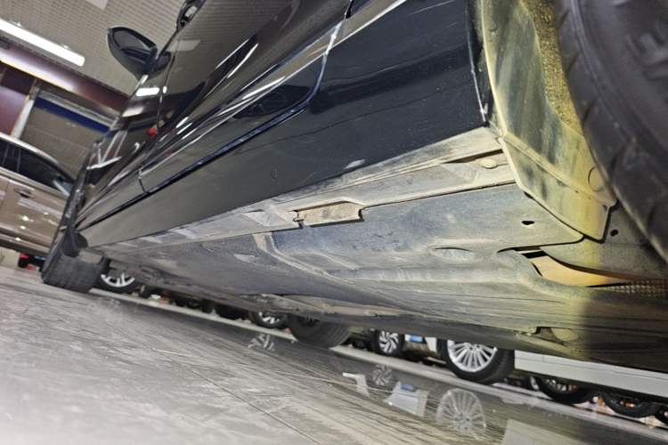 Used Volkswagen Magotan 2020 330TSI DSG Luxury Edition Left Side Sill