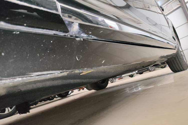 Used Volkswagen Magotan 2020 330TSI DSG Luxury Edition Left Side Sill