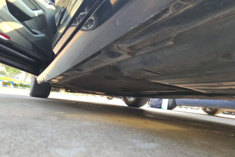 Used Volkswagen Magotan 2020 330TSI DSG Luxury Edition Left Side Sill