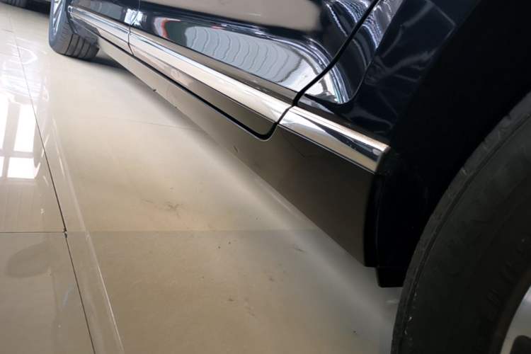 Used Volkswagen Magotan 2020 330TSI DSG Luxury Edition Left Side Sill