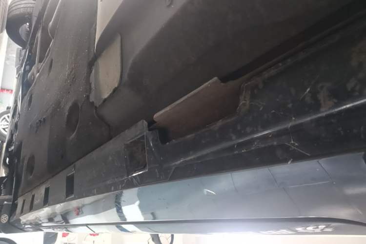 Used Volkswagen Magotan 2020 330TSI DSG Leading Model Left Side Sill