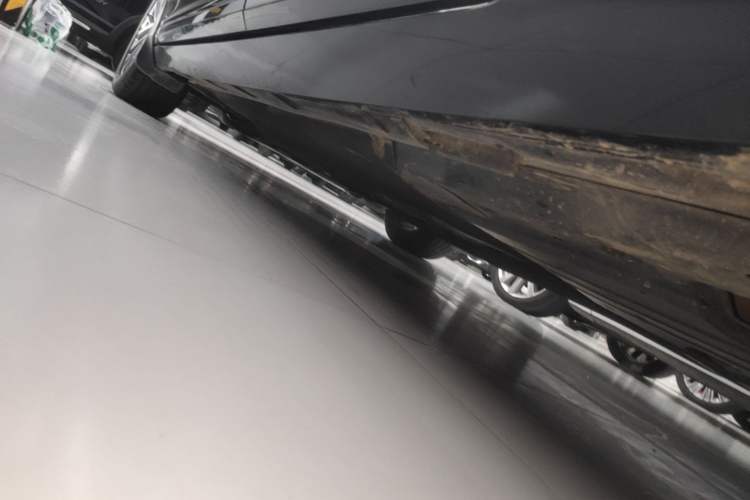Used Volkswagen Magotan 2020 330TSI DSG Luxury Edition Left Side Sill