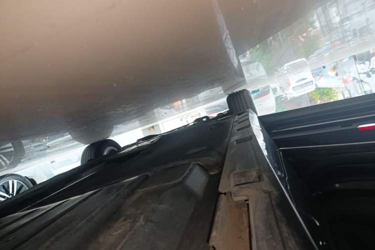 Used Volkswagen Magotan 2020 280TSI DSG Comfort Edition Left Side Sill