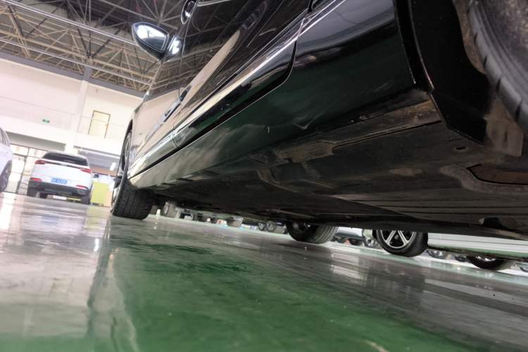 Used Volkswagen Magotan 2020 330TSI DSG Luxury Edition Left Side Sill