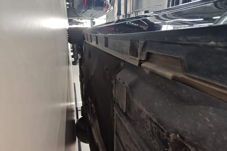 Used Volkswagen Magotan 2020 330TSI DSG Leading Model Left Side Sill