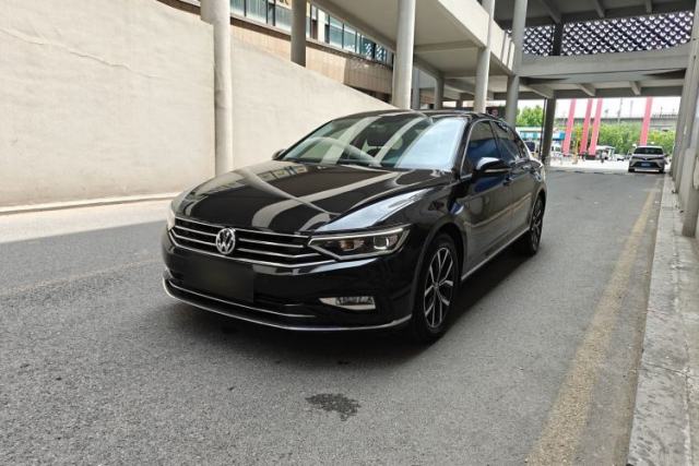 Ojetý Volkswagen Magotan 2020 330TSI DSG Leading Model