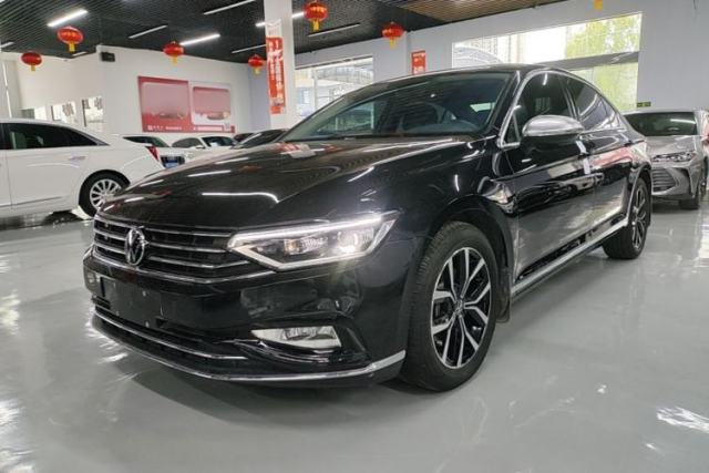 Ojetý Volkswagen Magotan 2020 330TSI DSG Leading Model