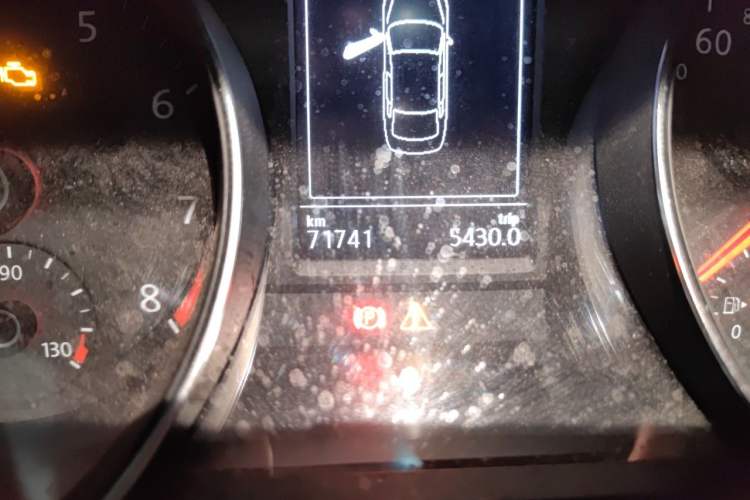 Used Volkswagen Magotan 2020 330TSI DSG Leading Model Odometer Close Up