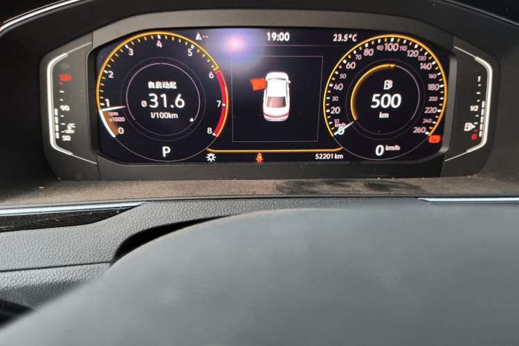 Used Volkswagen Magotan 2020 330TSI DSG Luxury Edition Odometer Close Up