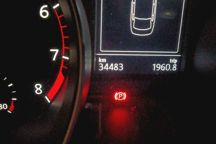 Used Volkswagen Magotan 2020 280TSI DSG Comfort Edition Odometer Close Up