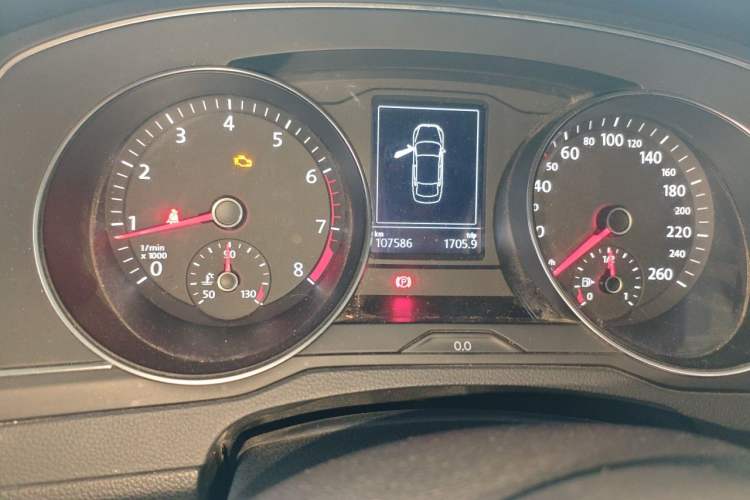 Used Volkswagen Magotan 2020 280TSI DSG Comfort Edition Odometer Close Up