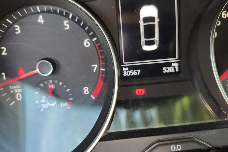 Used Volkswagen Magotan 2020 330TSI DSG Leading Model Odometer Close Up