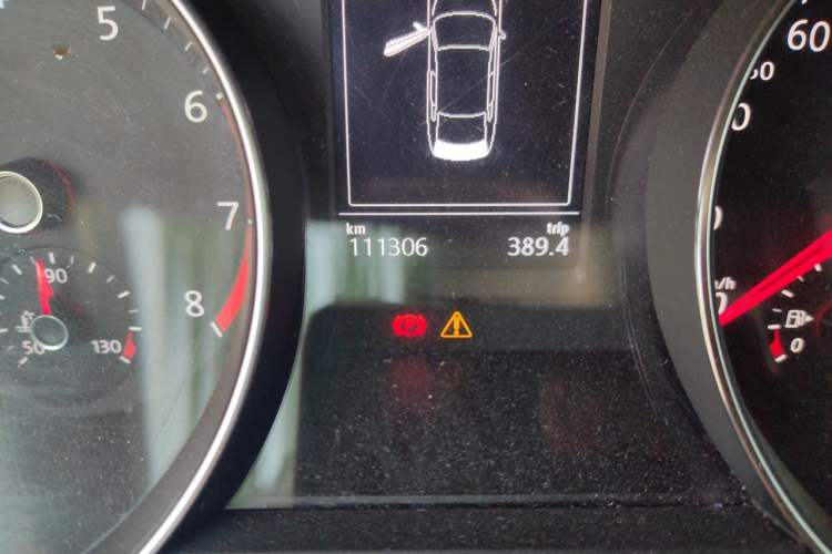 Used Volkswagen Magotan 2020 280TSI DSG Comfort Edition Odometer Close Up
