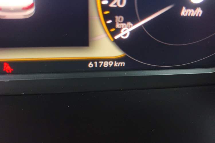Used Volkswagen Magotan 2020 330TSI DSG Luxury Edition Odometer Close Up